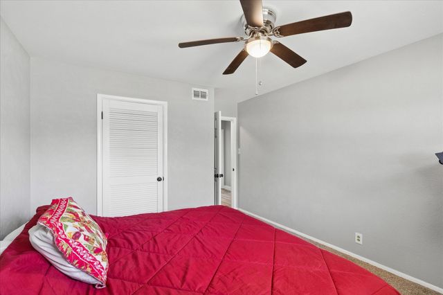 5705 Diamond Oaks Drive N, Haltom City, TX 76117