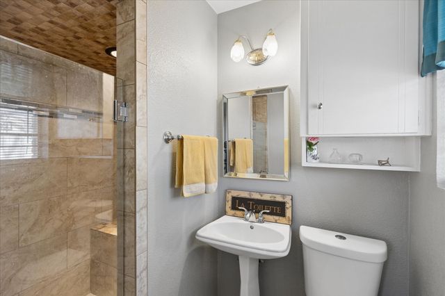 5705 Diamond Oaks Drive N, Haltom City, TX 76117