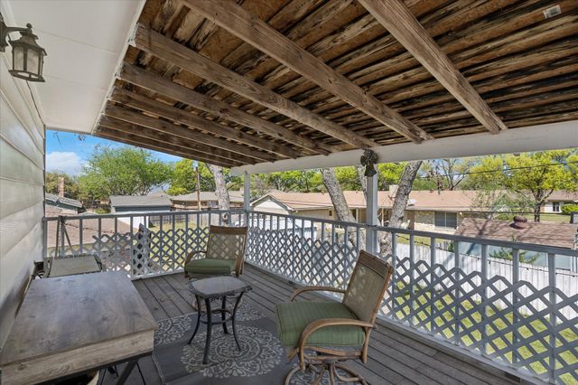 5705 Diamond Oaks Drive N, Haltom City, TX 76117