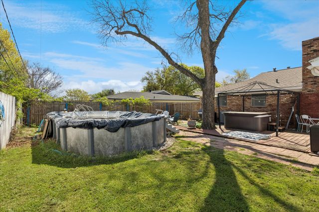 5705 Diamond Oaks Drive N, Haltom City, TX 76117