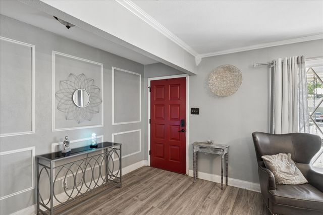 5705 Diamond Oaks Drive N, Haltom City, TX 76117