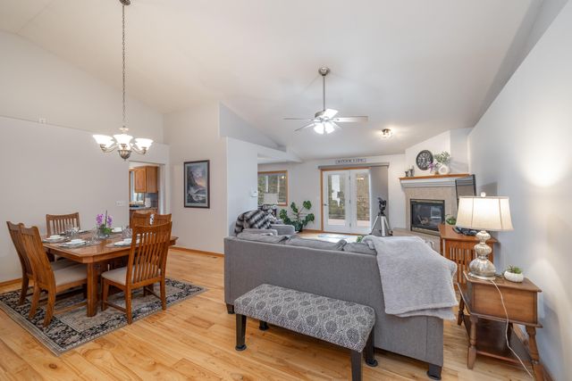 32410 N Ridge Rd, Chattaroy, WA 99003