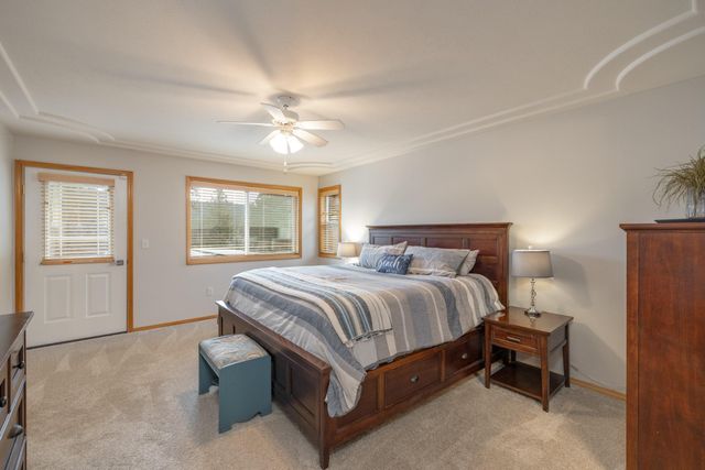 32410 N Ridge Rd, Chattaroy, WA 99003