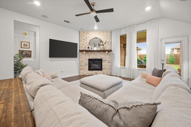 2204 Saratoga Drive, Melissa, TX 75454