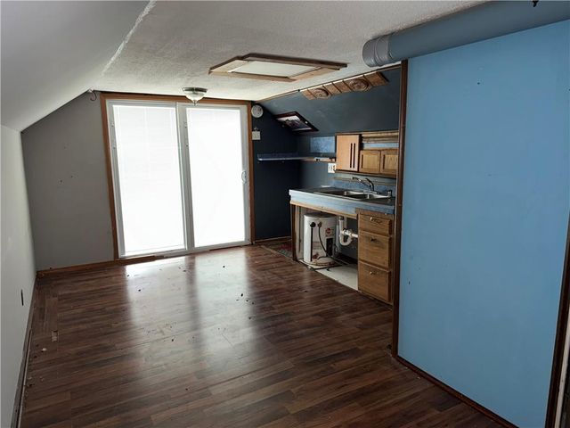 2449 McKinley Avenue, Kansas City, MO 64129