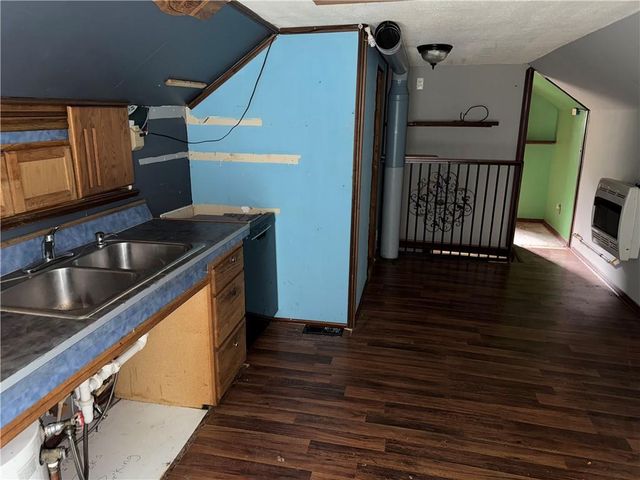 2449 McKinley Avenue, Kansas City, MO 64129