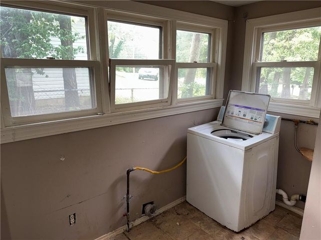 2449 McKinley Avenue, Kansas City, MO 64129