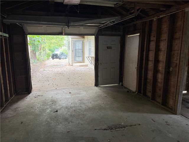 2449 McKinley Avenue, Kansas City, MO 64129