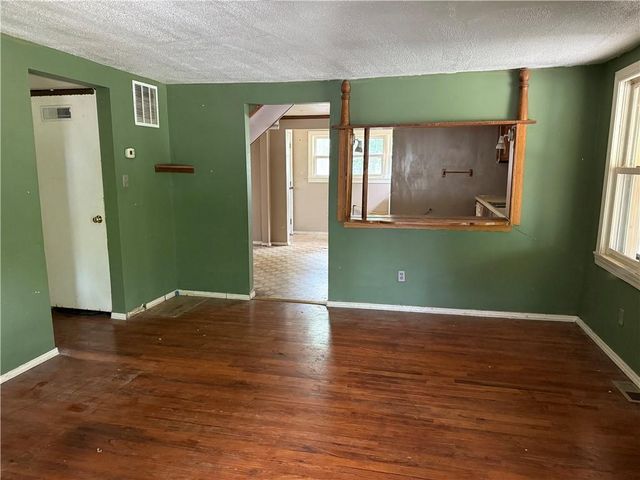 2449 McKinley Avenue, Kansas City, MO 64129