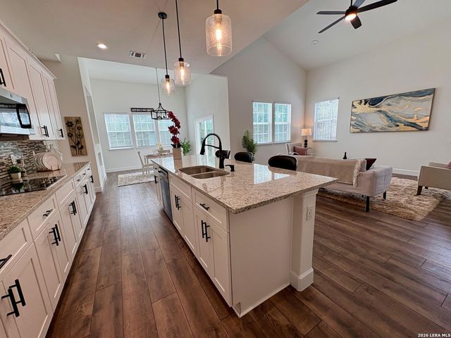 1064 OVERBROOK LN, Spring Branch, TX 78070
