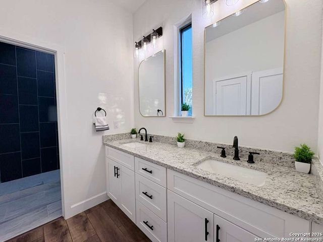 1064 OVERBROOK LN, Spring Branch, TX 78070