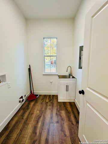 1064 OVERBROOK LN, Spring Branch, TX 78070