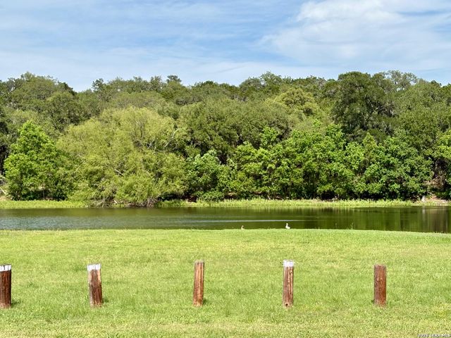 1064 OVERBROOK LN, Spring Branch, TX 78070