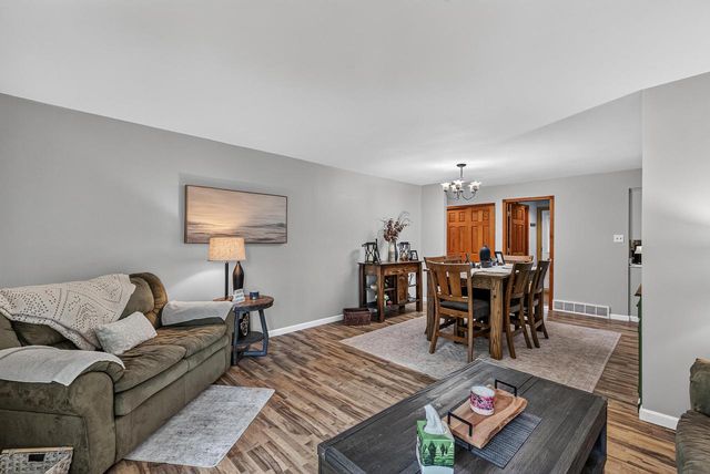 573 Jordan CIRCLE, Colgate, WI 53017