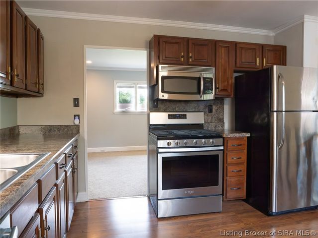 2015 Bono Road, New Albany, IN 47150