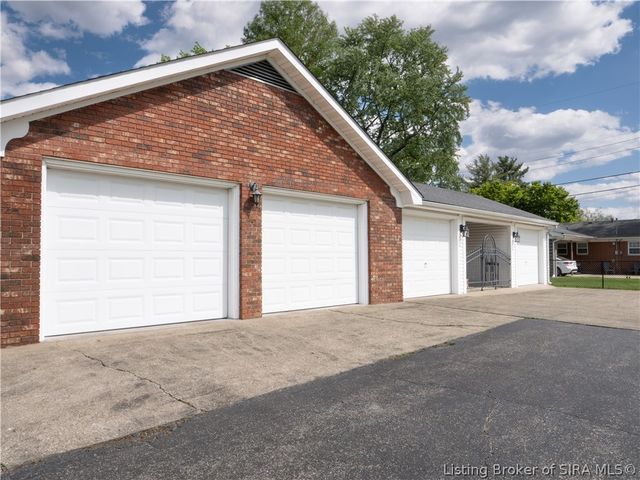 2015 Bono Road, New Albany, IN 47150