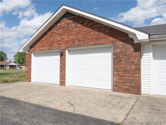 2015 Bono Road, New Albany, IN 47150