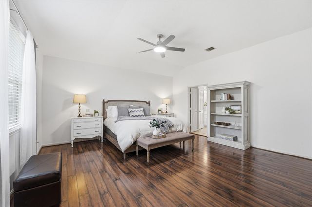 1760 Cypress Meadows Drive, Dickinson, TX 77539