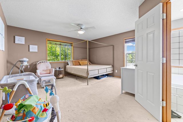 2044 Pheasant Run Street, Shakopee, MN 55379