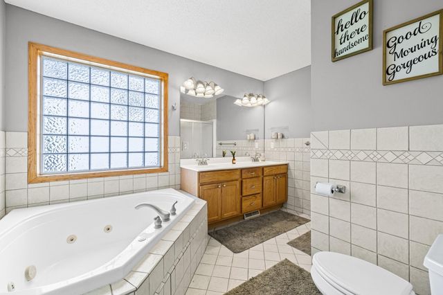 2044 Pheasant Run Street, Shakopee, MN 55379