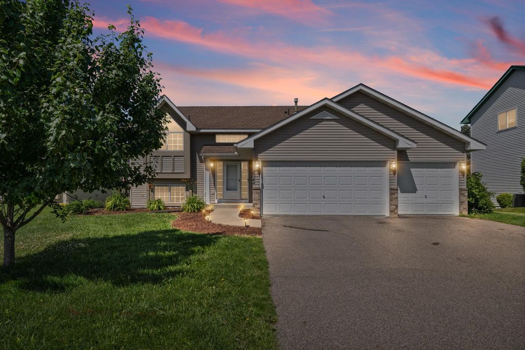 2044 Pheasant Run Street, Shakopee, MN 55379