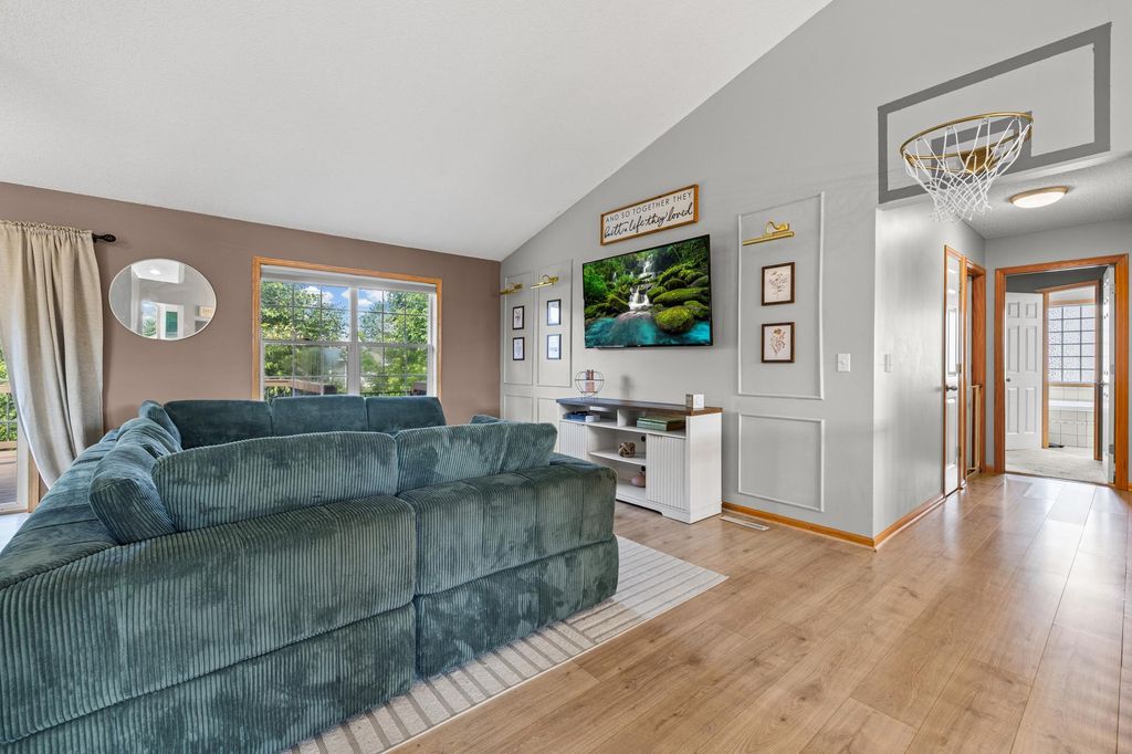 2044 Pheasant Run Street, Shakopee, MN 55379 — photo 2