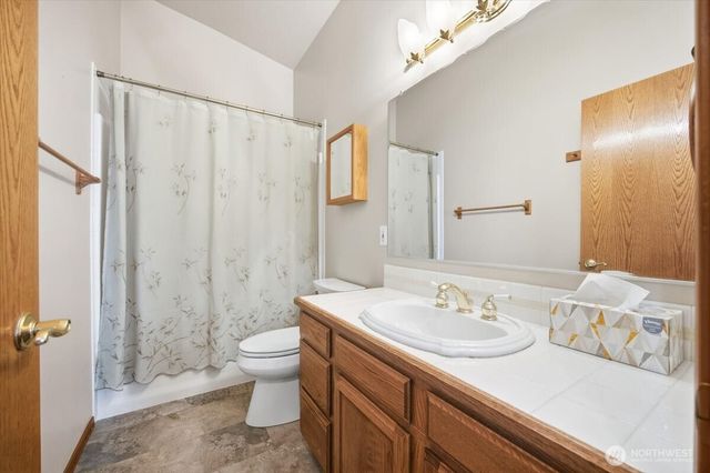 4105 Southlake Court, West Richland, WA 99353