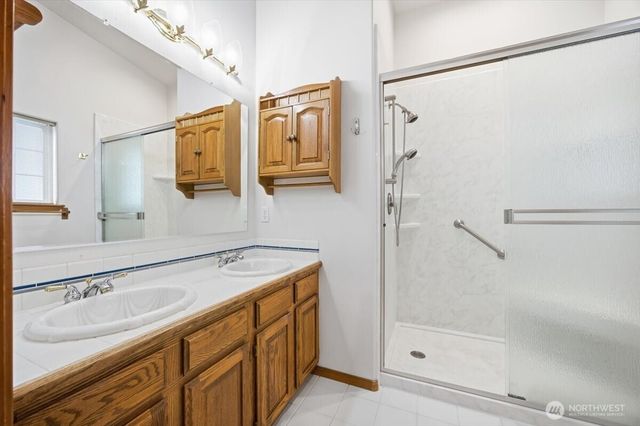 4105 Southlake Court, West Richland, WA 99353