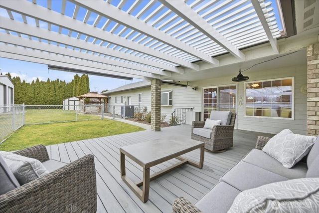 4105 Southlake Court, West Richland, WA 99353