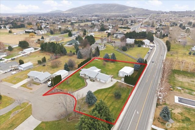 4105 Southlake Court, West Richland, WA 99353
