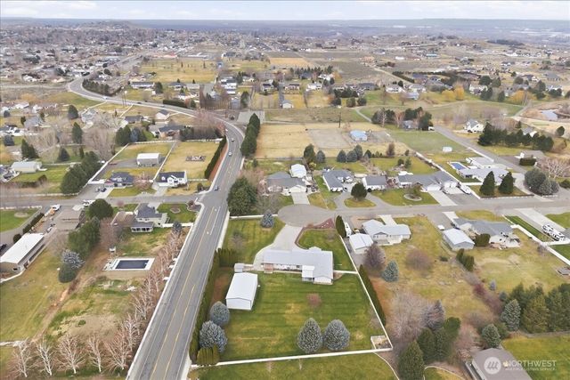 4105 Southlake Court, West Richland, WA 99353