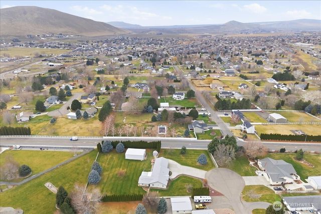 4105 Southlake Court, West Richland, WA 99353