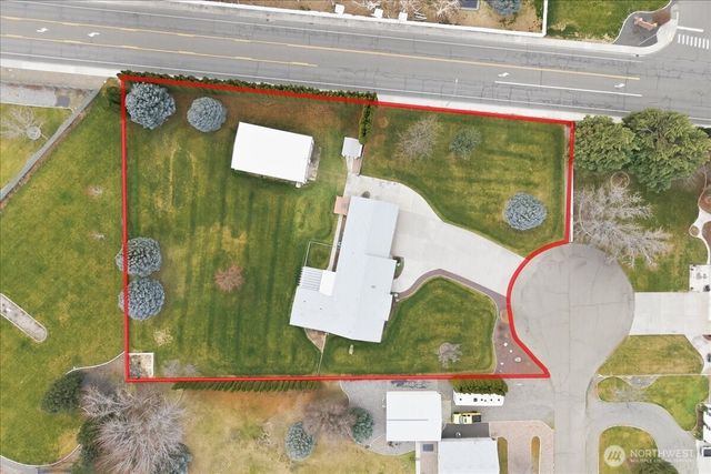 4105 Southlake Court, West Richland, WA 99353