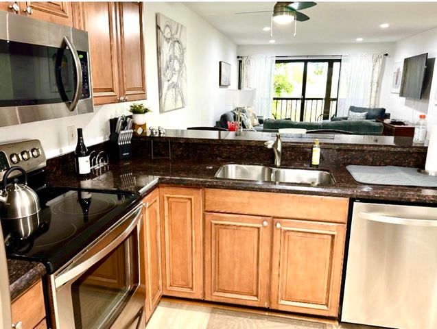 464 Brackenwood Lane S 464, Palm Beach Gardens, FL 33418