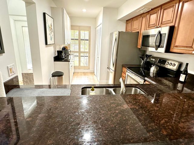 464 Brackenwood Lane S 464, Palm Beach Gardens, FL 33418