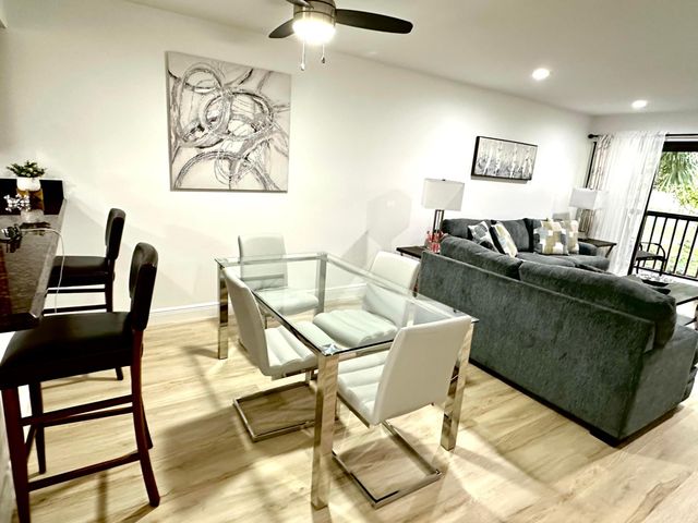 464 Brackenwood Lane S 464, Palm Beach Gardens, FL 33418