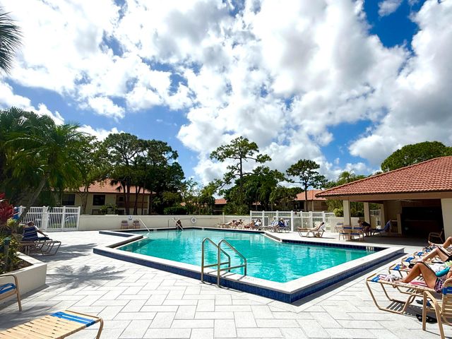 464 Brackenwood Lane S 464, Palm Beach Gardens, FL 33418