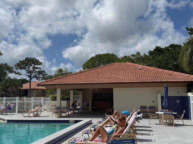 464 Brackenwood Lane S 464, Palm Beach Gardens, FL 33418