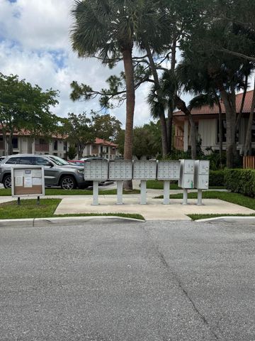 464 Brackenwood Lane S 464, Palm Beach Gardens, FL 33418