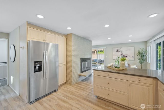 136 128th Avenue NE, Bellevue, WA 98005