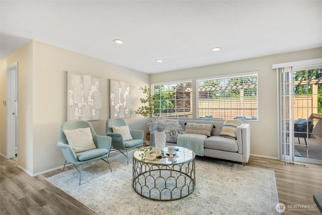 136 128th Avenue NE, Bellevue, WA 98005