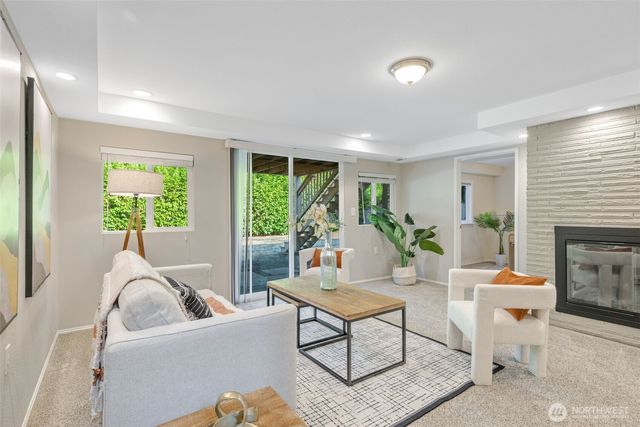 136 128th Avenue NE, Bellevue, WA 98005