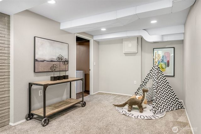136 128th Avenue NE, Bellevue, WA 98005