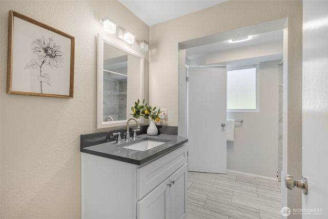 136 128th Avenue NE, Bellevue, WA 98005