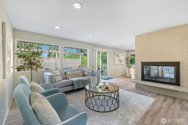 136 128th Avenue NE, Bellevue, WA 98005