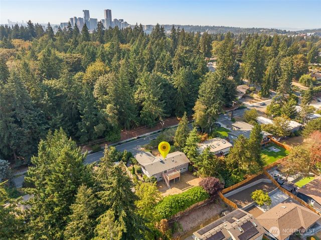 136 128th Avenue NE, Bellevue, WA 98005