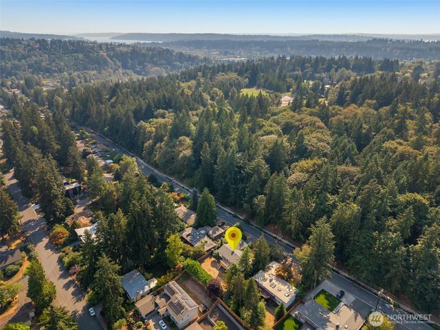 136 128th Avenue NE, Bellevue, WA 98005