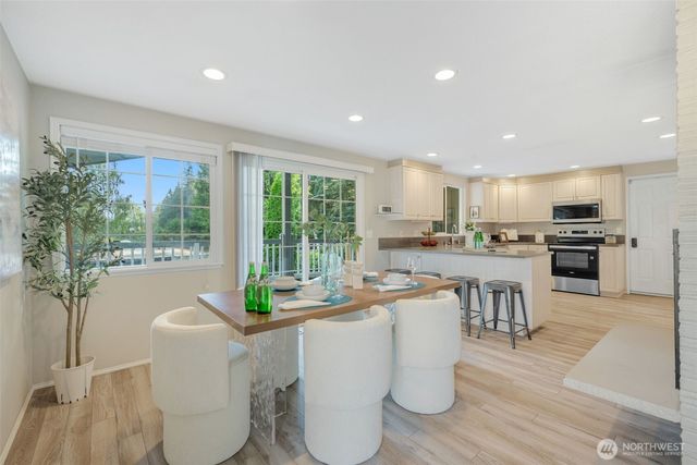 136 128th Avenue NE, Bellevue, WA 98005