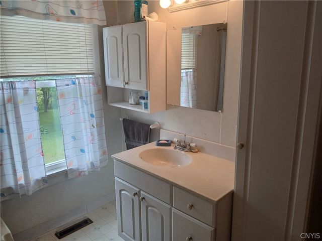 328 County Route 43, New Haven, NY 13114