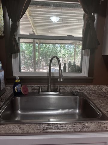 205 Locust Dr, Erin, TN 37061